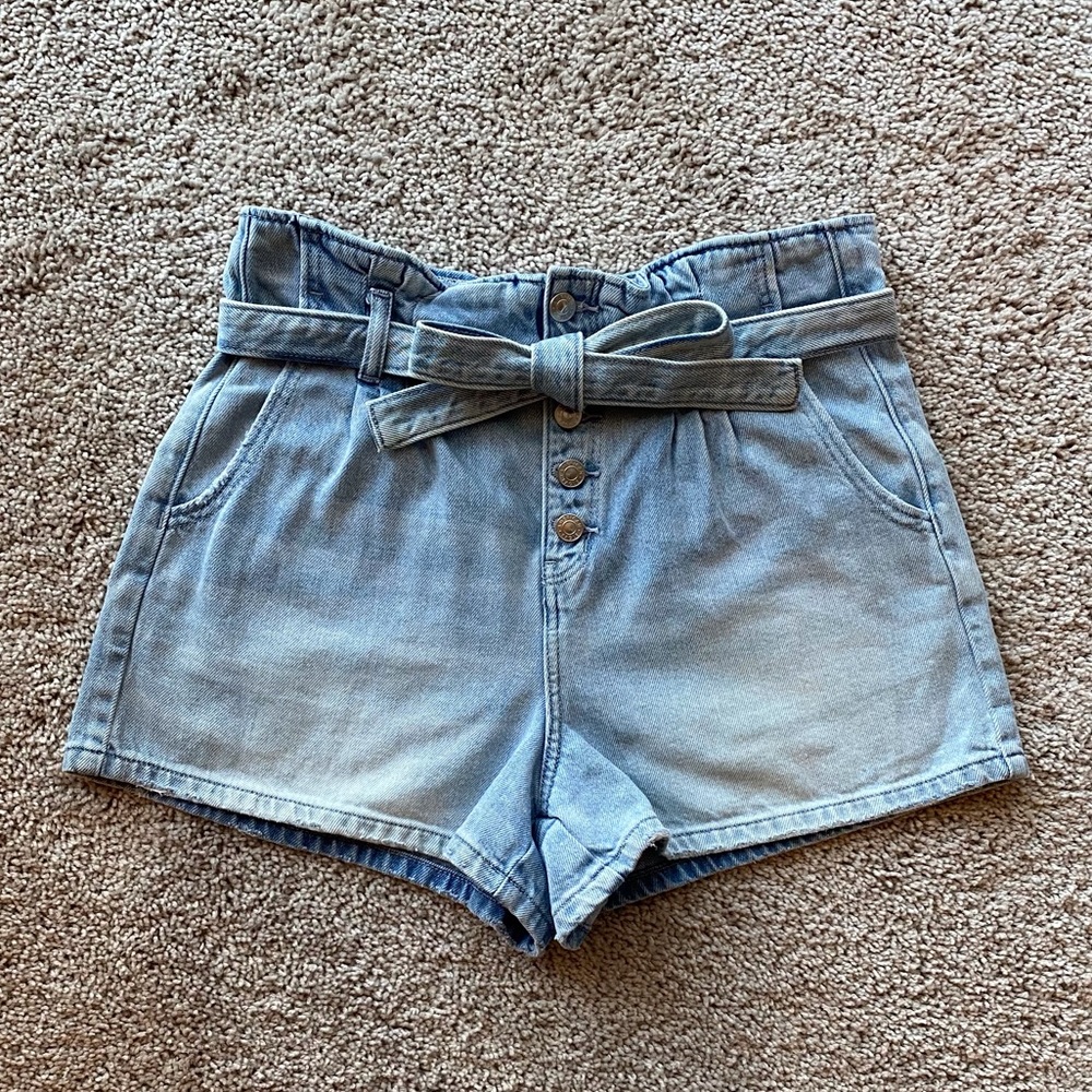 American Eagle | Denim Paper Bag Mom Jean Shorts | Size 10 | Light Blue Denim